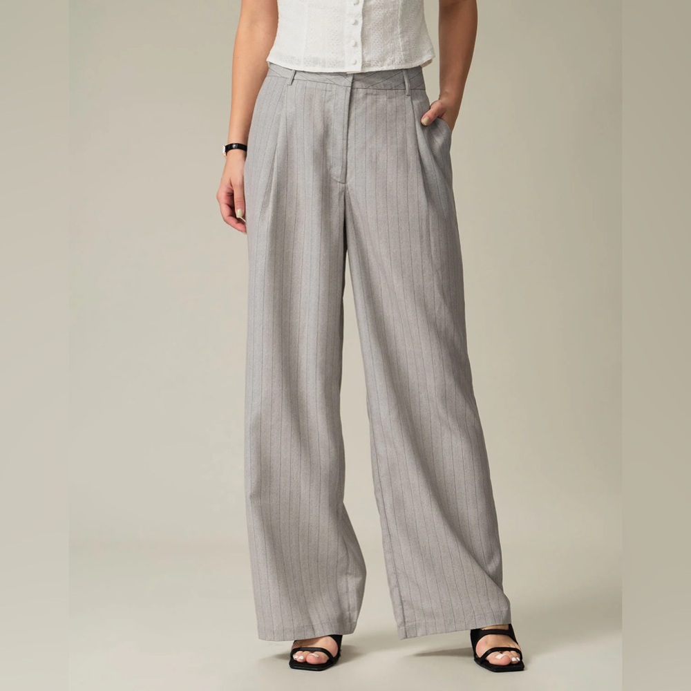 Rihoas Women's Light Gray Pinstripe Wide-Leg Pants